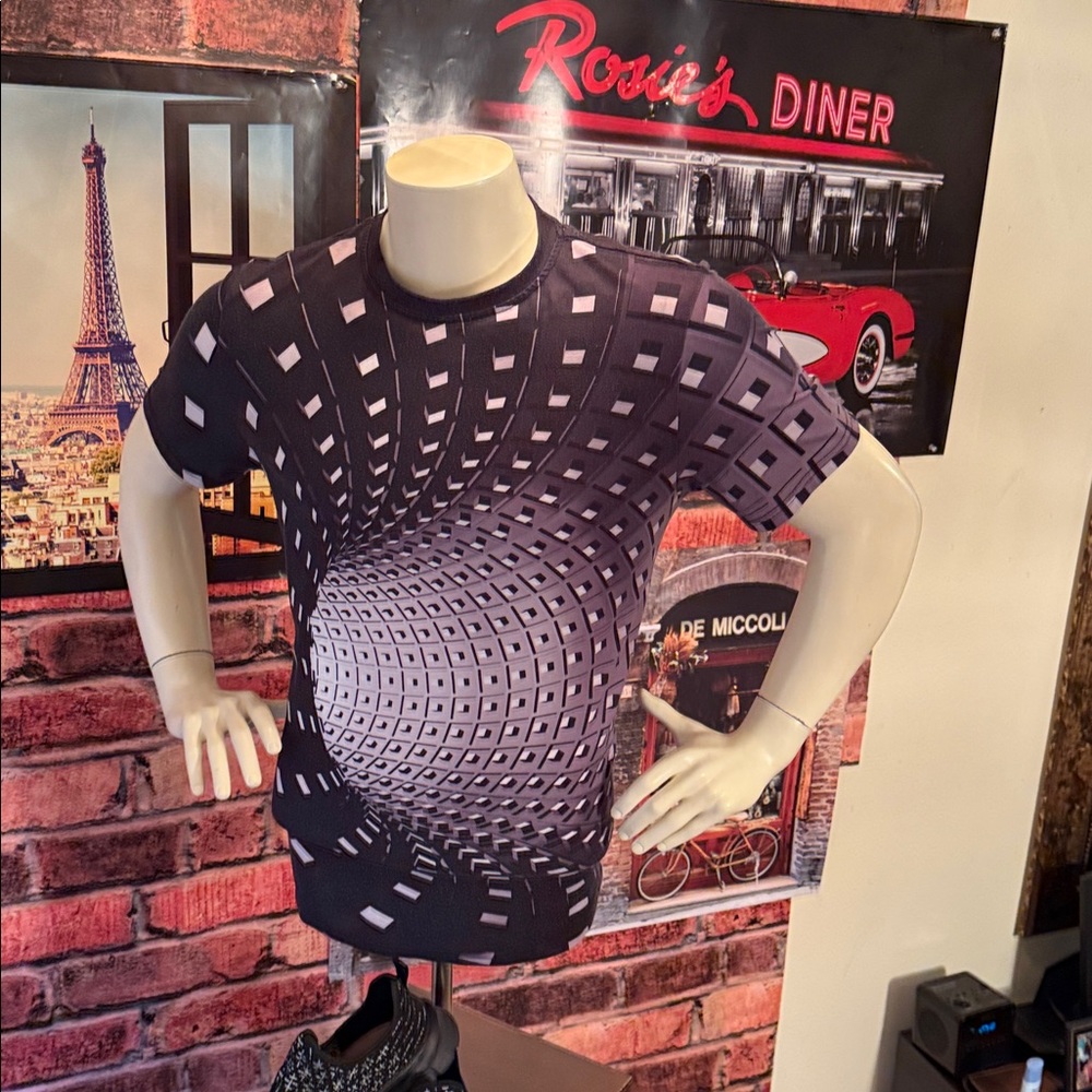 SHEIN Design Tee Shirt - Picture 14 of 17